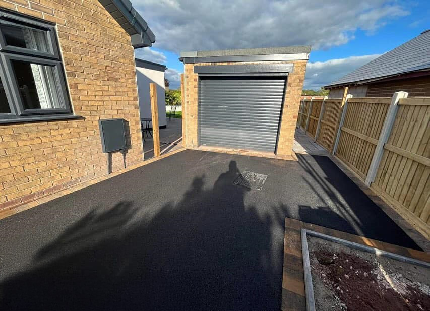 asphalt laying service