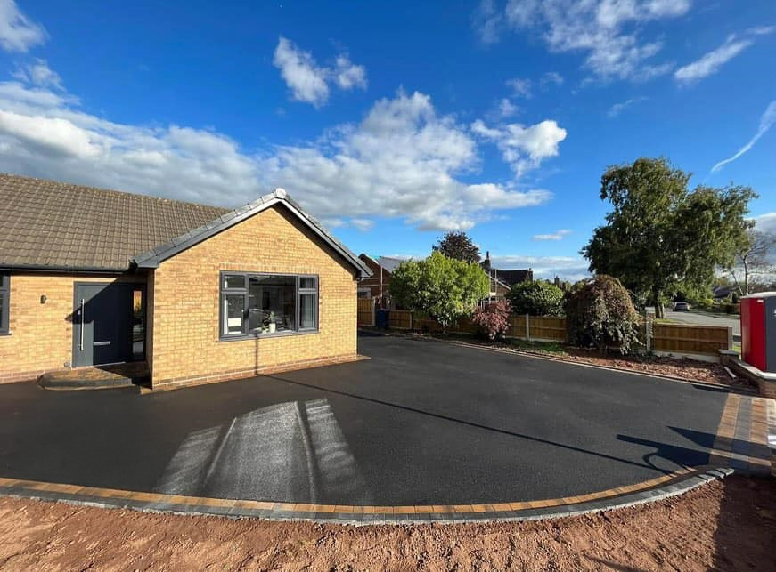 asphalt laying service